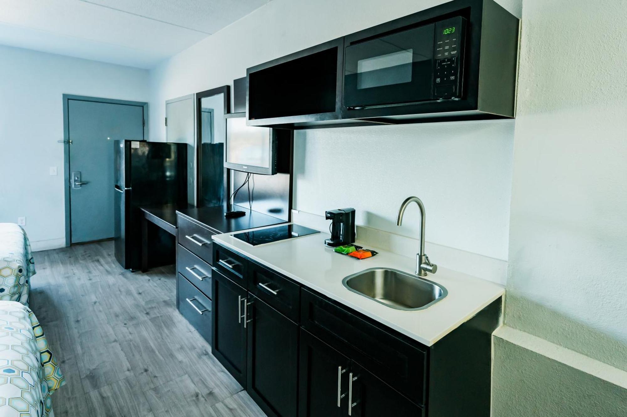 Hometowne Studios By Red Roof San Antonio - Seaworld Northwest Exteriér fotografie