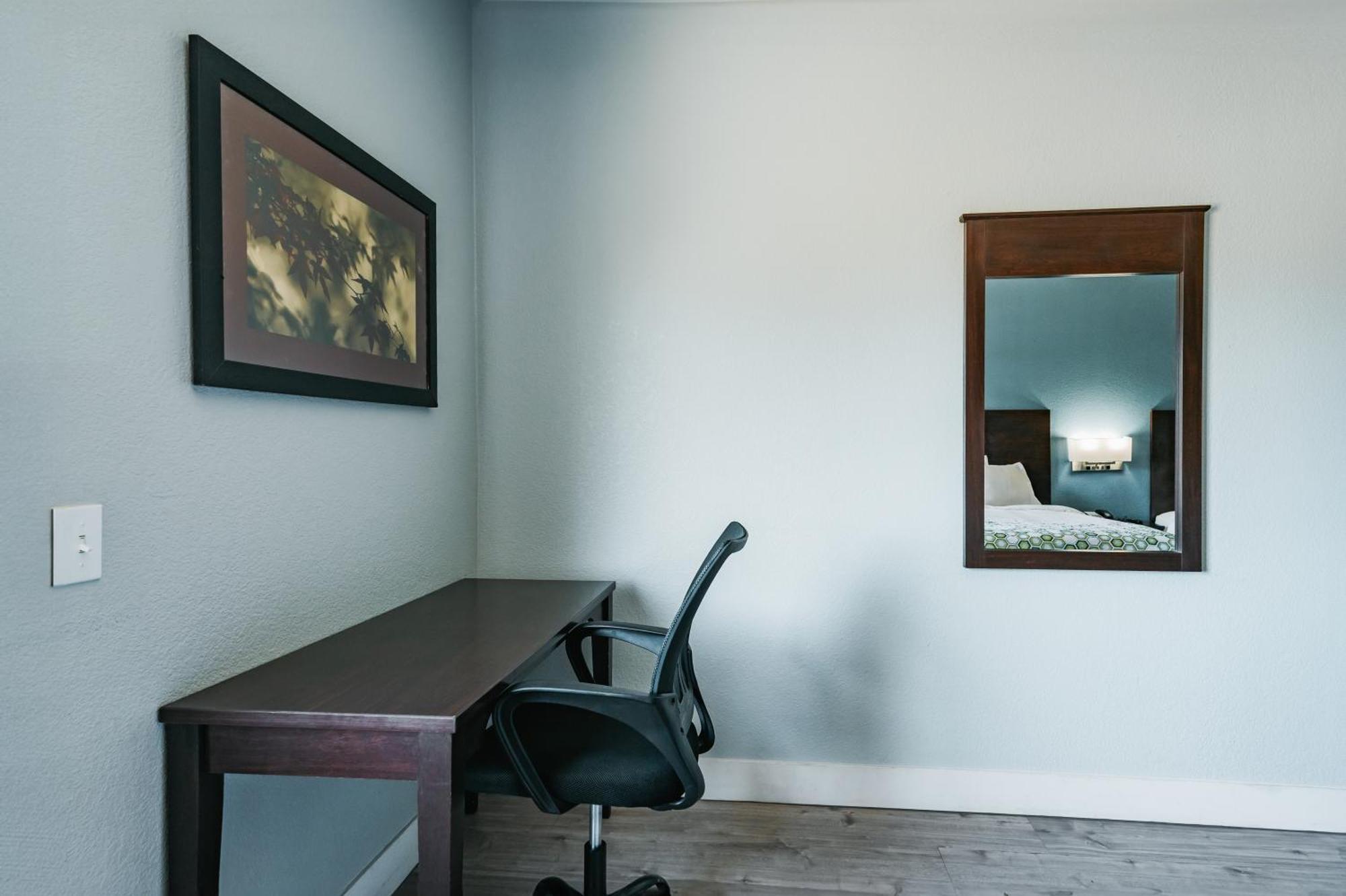 Hometowne Studios By Red Roof San Antonio - Seaworld Northwest Exteriér fotografie