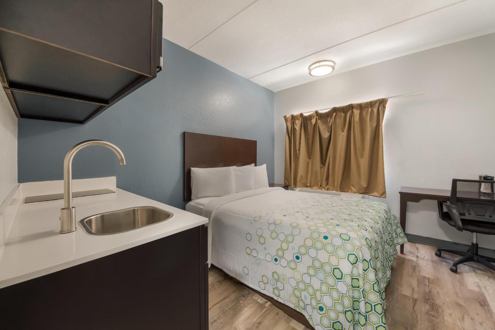 Hometowne Studios By Red Roof San Antonio - Seaworld Northwest Exteriér fotografie